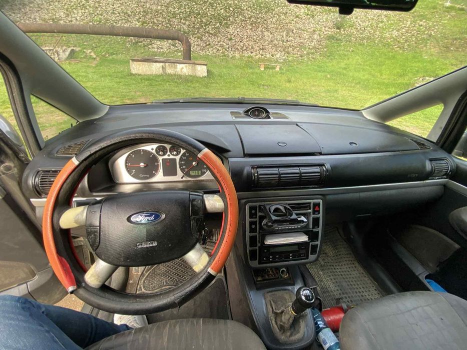 Vând Ford Galaxy