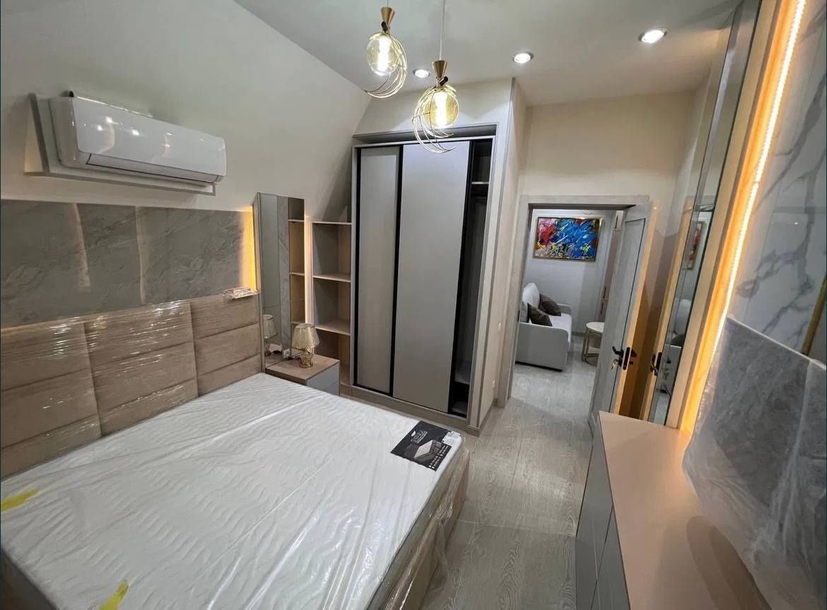 В супер центре Новостройка в Golden House Ц2 Алайский 2/8/8 своя