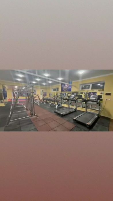 Ishlab turgan fitnes zal anjomlari kamplekt sotiladi