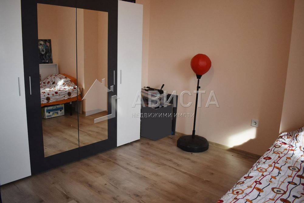Продава се Четиристаен апартамент в София, Надежда 2 - 123 кв.м за 2025 €/кв.м - Снимка #4