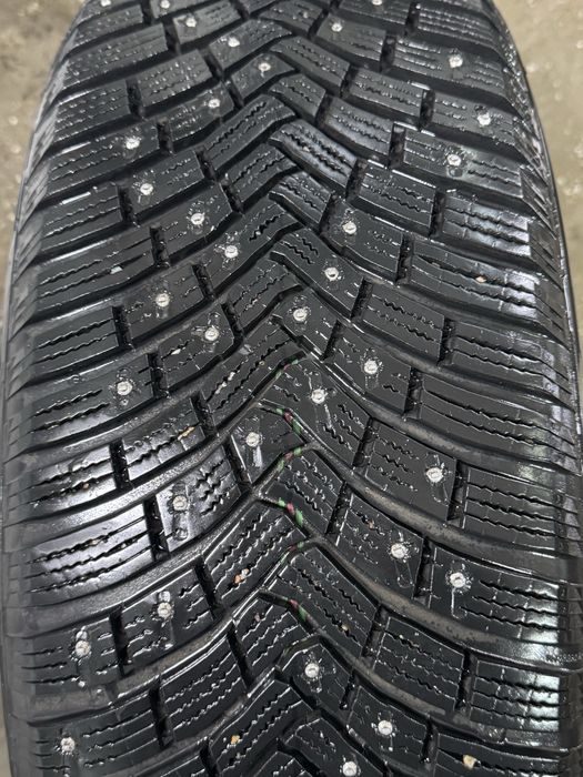 Contintal icecontact 3 235/55/20