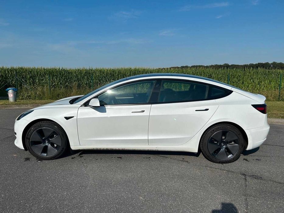 На части 2021 TESLA MODEL 3 реални 44 000, почти всичко налично