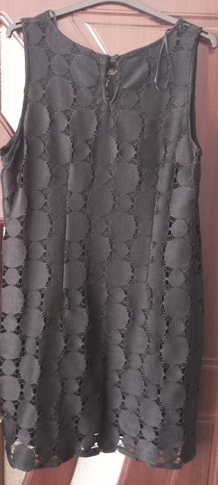 Vând rochite elegante masura 48