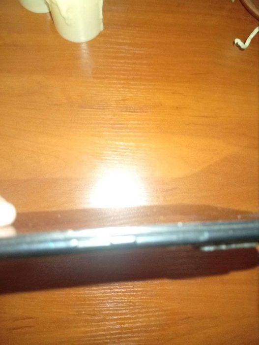 Redmi S2 32GB - немного разбит, греется