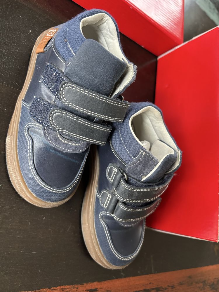 Pantofi piele naturala marimea 23