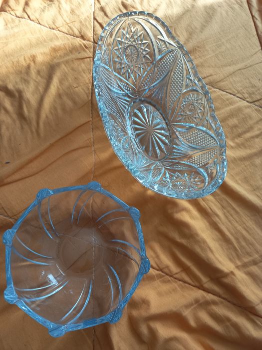 Продавам две кристални купи общо за 15 лв