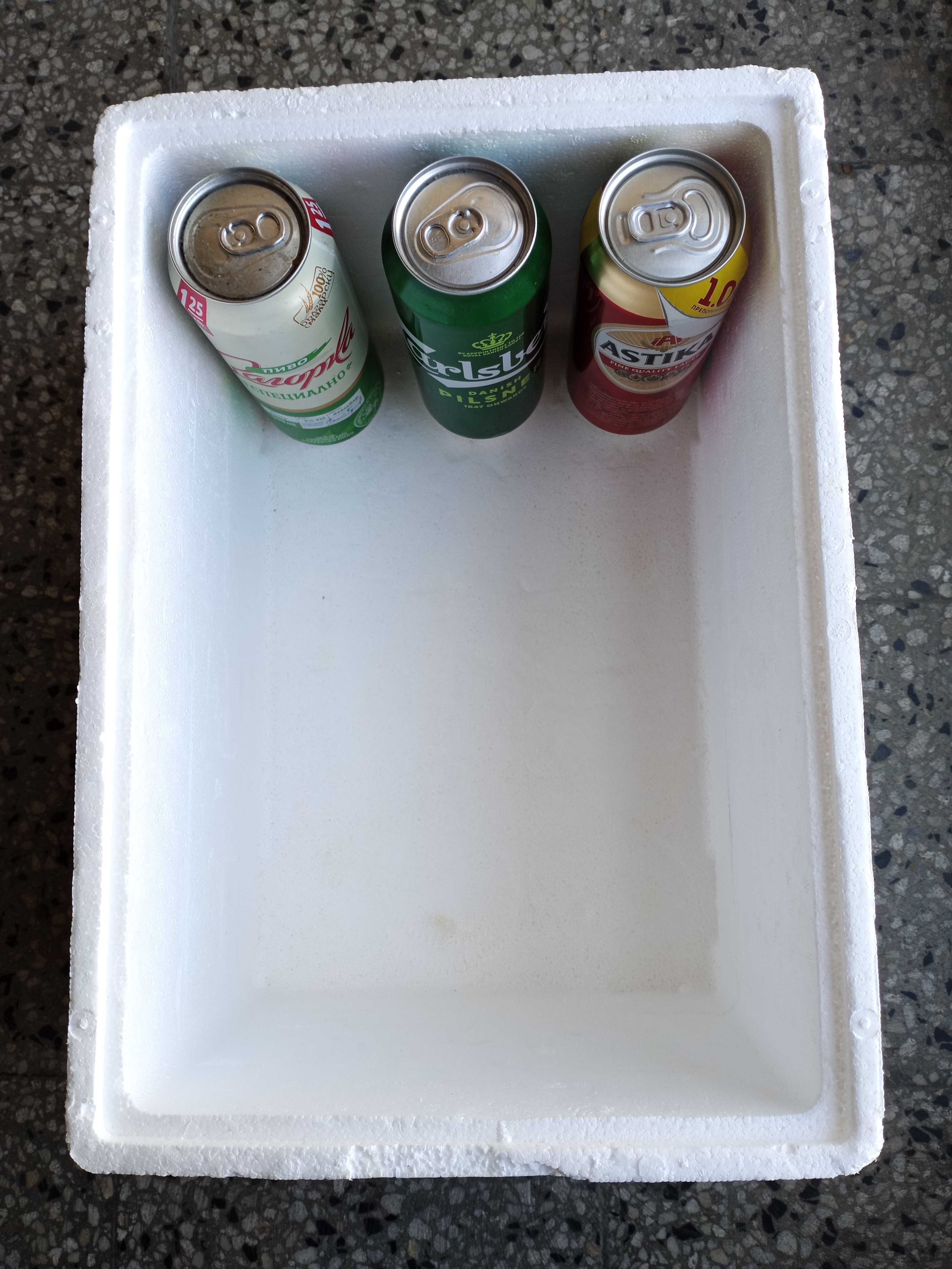 Специализирана хладилна кутия  с хладилни елементи към нея