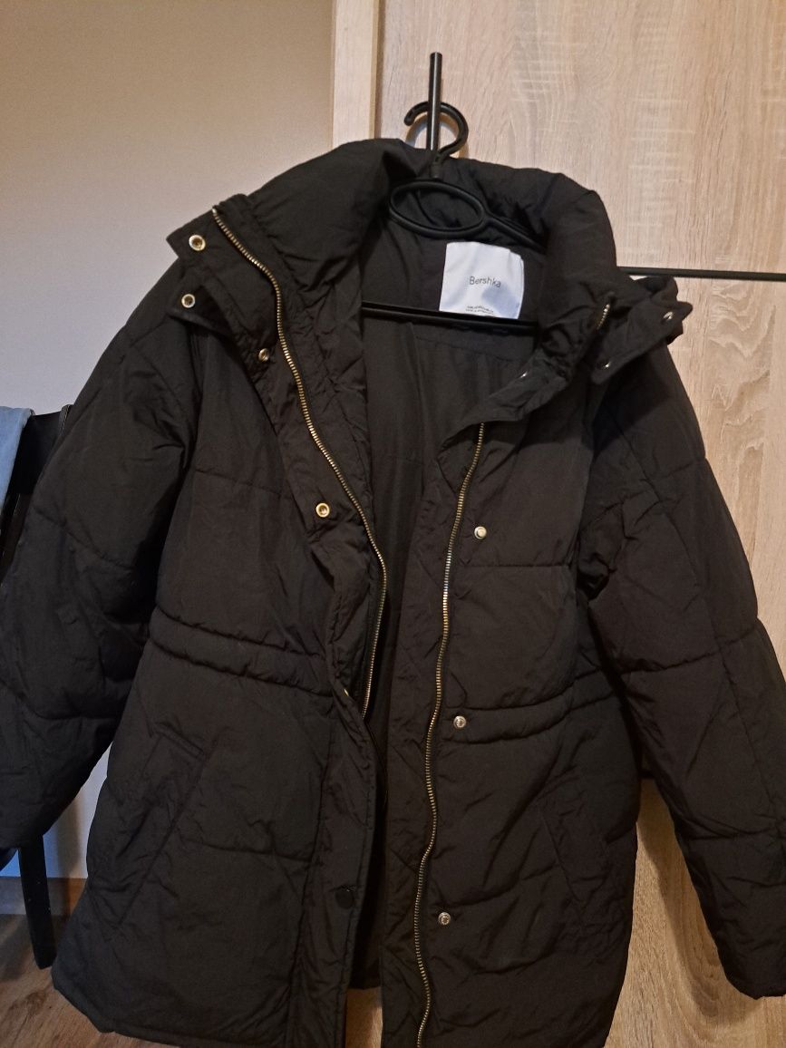 Черно яке Bershka