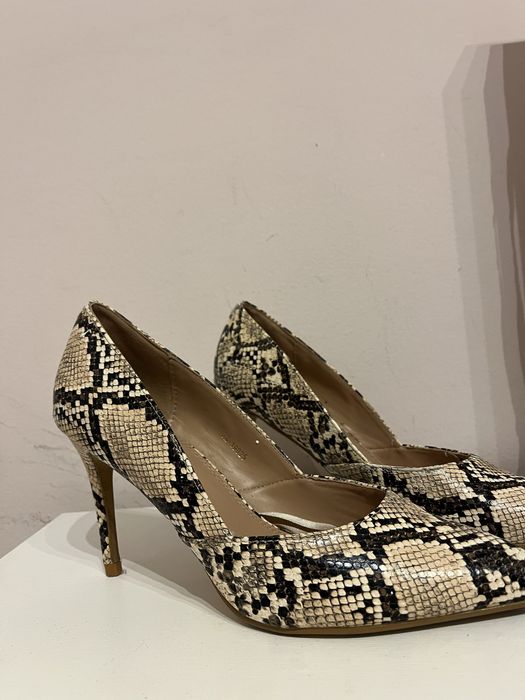 Елеганти токчета със змииски принт