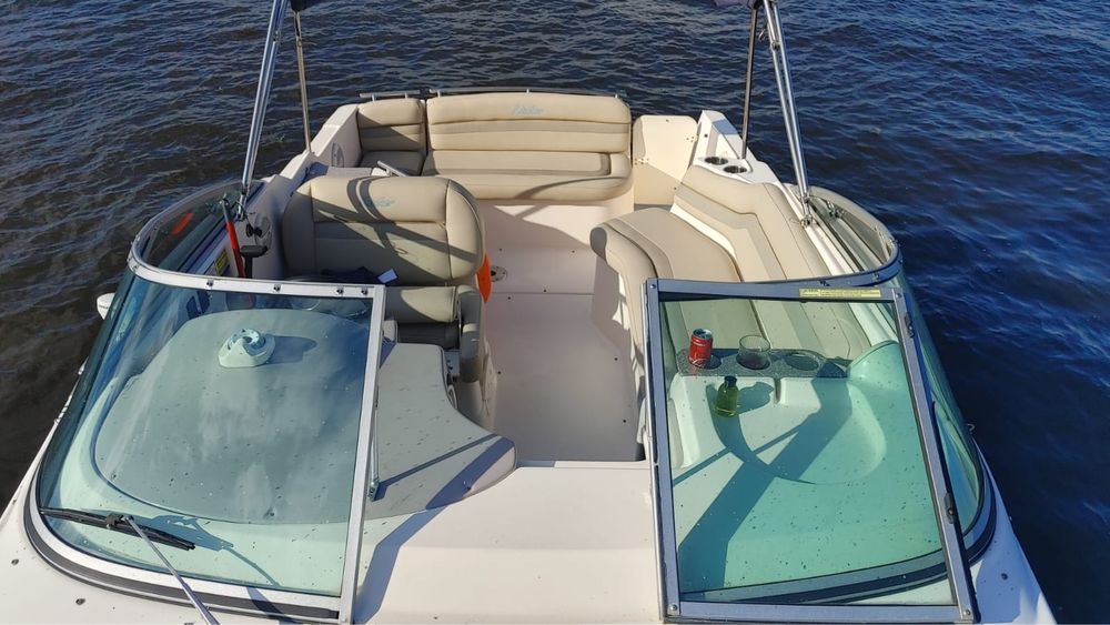 Barcă Rinker Fiesta 300CP | Motor Volvo Penta 5.0