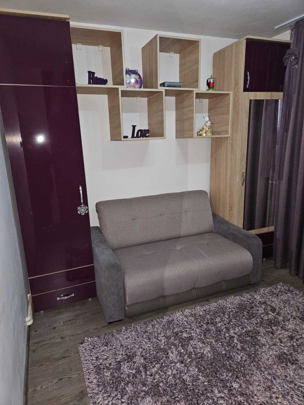 Apartament 3camere de vinzare