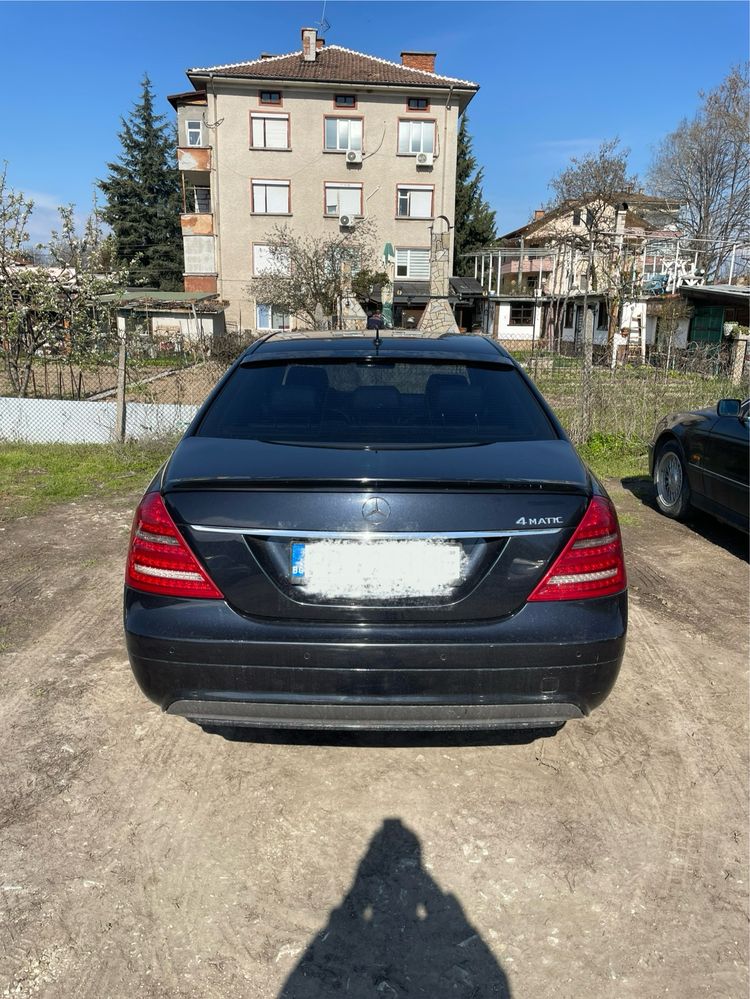 Лип спойлер за Mercedes w221