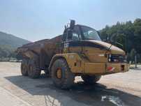 Caterpillar 725