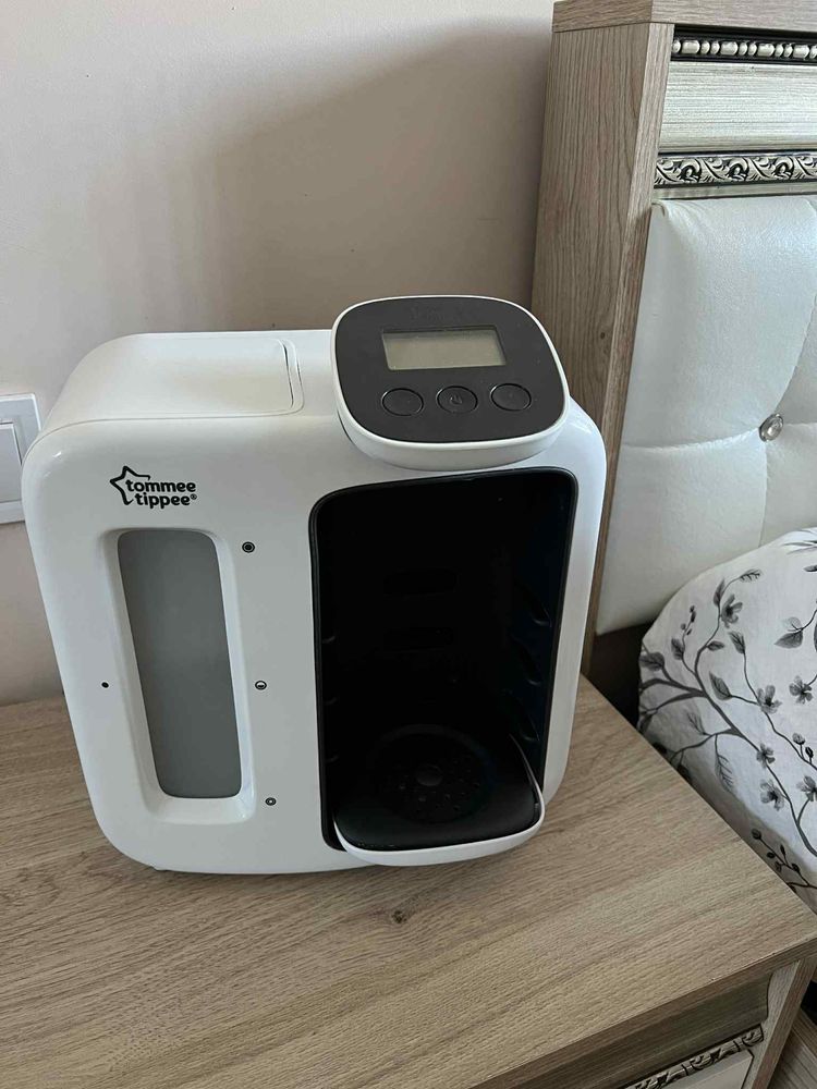 Уред за приготвяне на адаптирано мляко Tommee Tippee