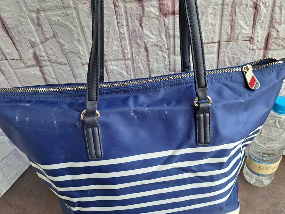 дамска чанта,Tommy Hilfiger голяма синя торба