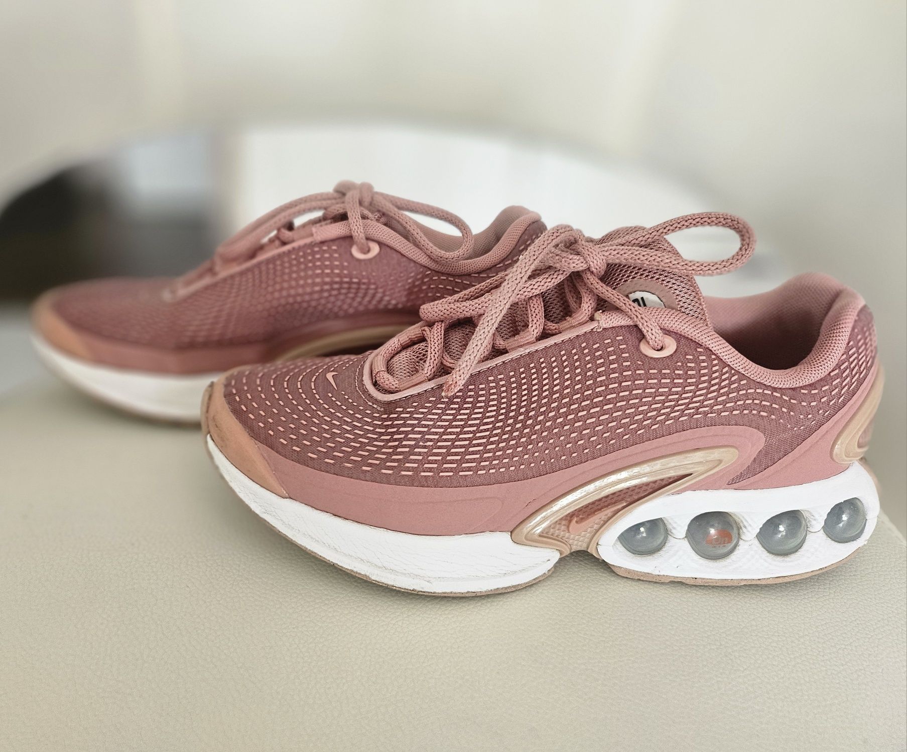 Маратонки  Nike Air Max Dn
"Red Stardust"