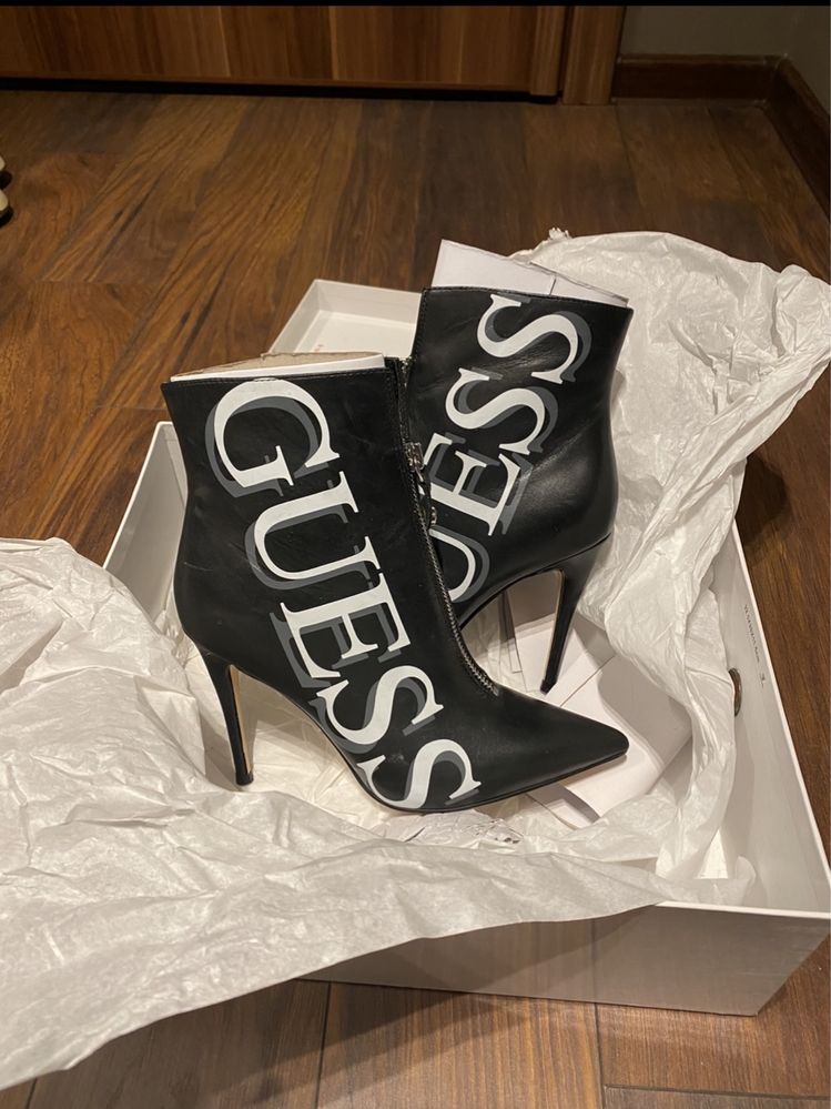 Дамски боти Guess