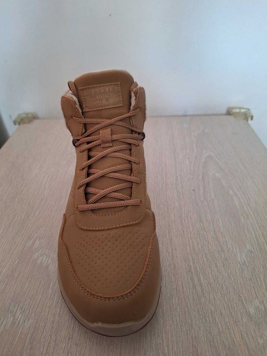 Дамски зимни маратонки Skechers