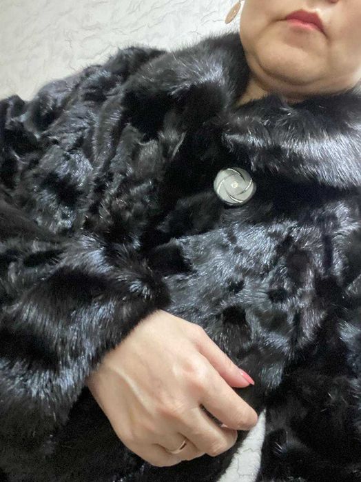 Продам норковую шубу