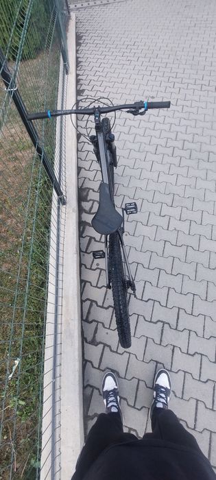 Eladó Cube aim race mtb bicikli
M-L es váz, 29es terep gumik. További