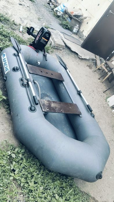 Продам лодку с мотором
