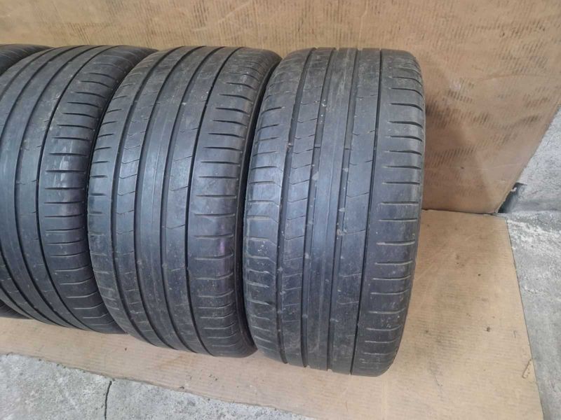2 Pirelli R19 255/35
летни гуми Runflat 
DOT0820