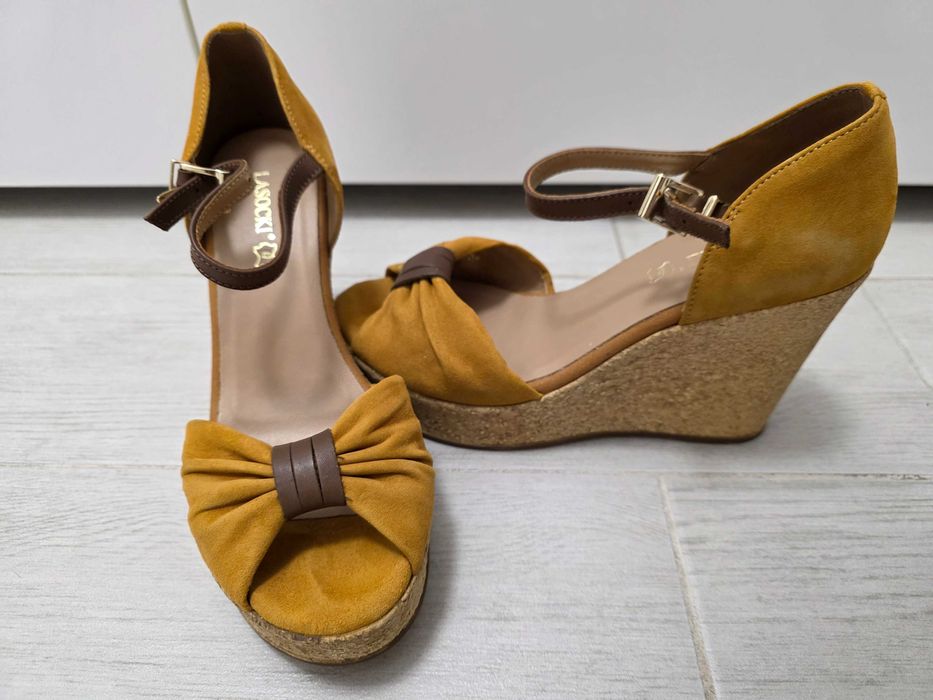 Vand sandale  lasocki