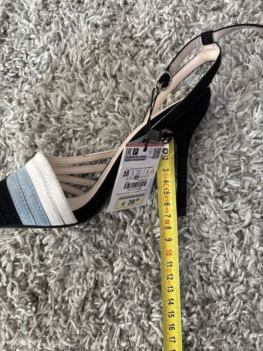 Sandale Zara număr 38
