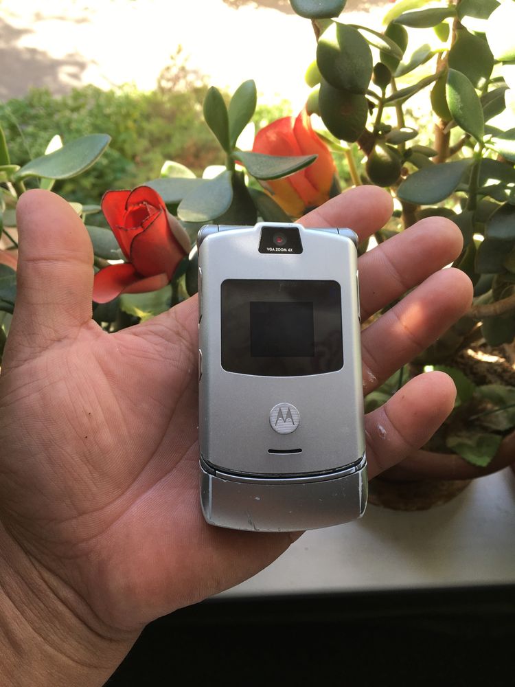 Motorola Rezr 3 iPhone 6s 64gb LL/a golt