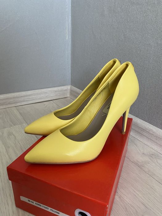 Туфли лодочка желтые