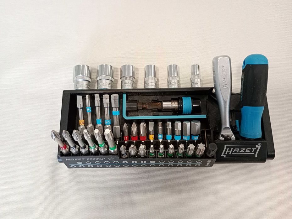 Hazet 2300SH.1комплект накрайници за отвертка 39 части и тресчотка