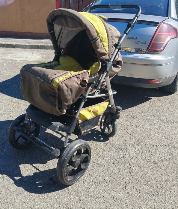 Ocazie ! Carucior pliabil pentru copii impecabil carut