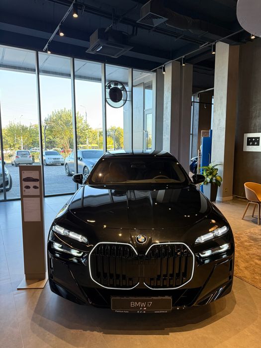 Продам новую BMW i7 xDrive60 M70 с официальной гарантией