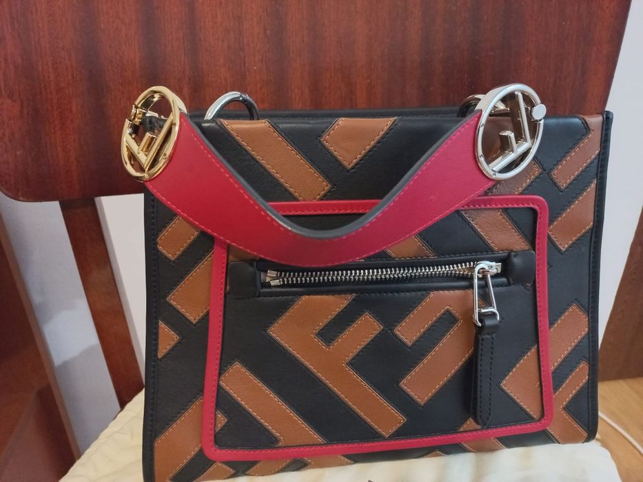 Geanta fendi aproape noua din piele