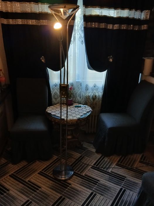 Vând lampadar cu brat