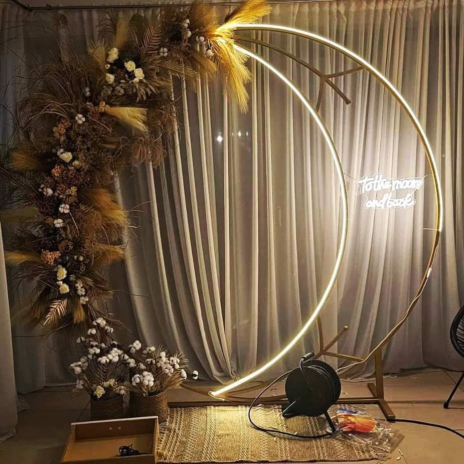 Litere luminoase volumetrice, panouri, audio-guestbook, cabino foto
