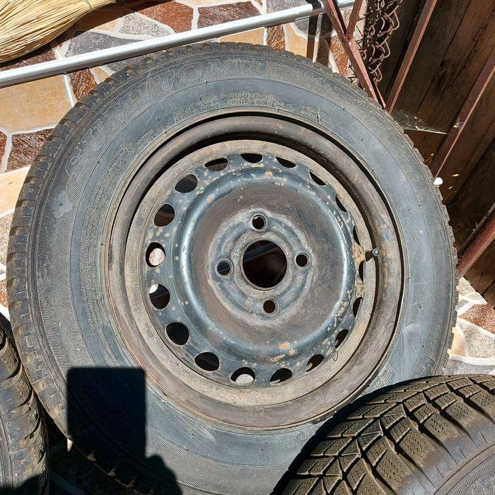 Зимни гуми 165 70 13 sumitomo