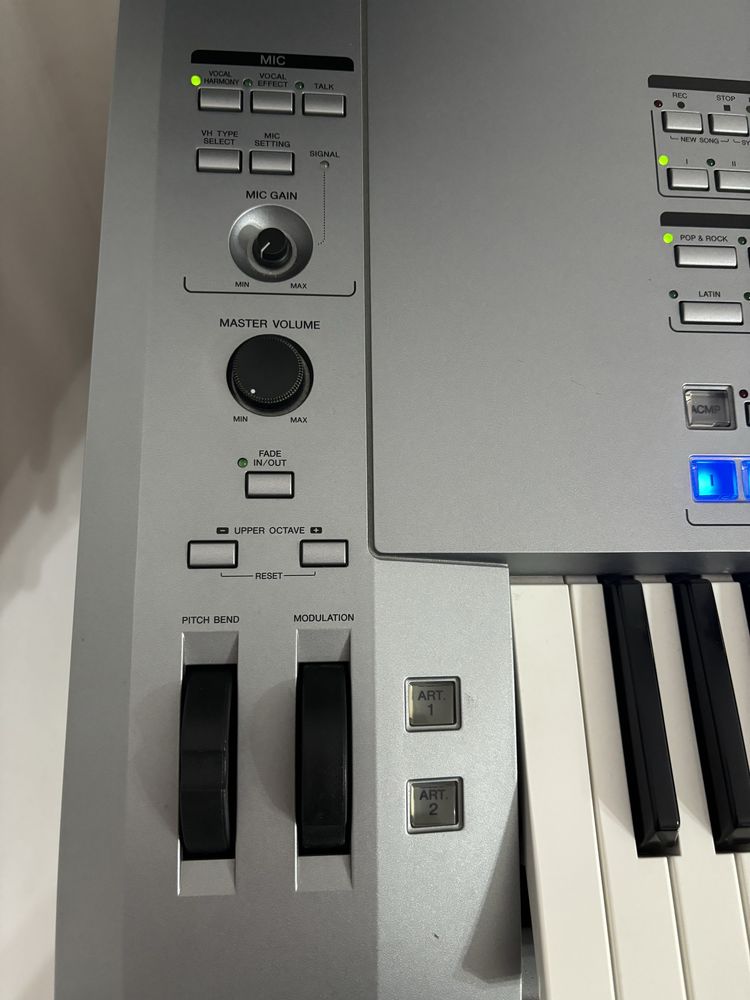 Vand Yamaha Tyros 5