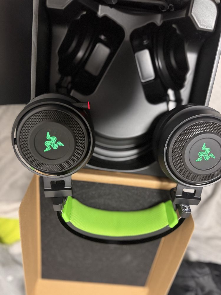 Слушалки Razer Nari Ultimate Hypersense