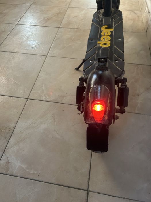 Trotineta electrica jeep xe 2