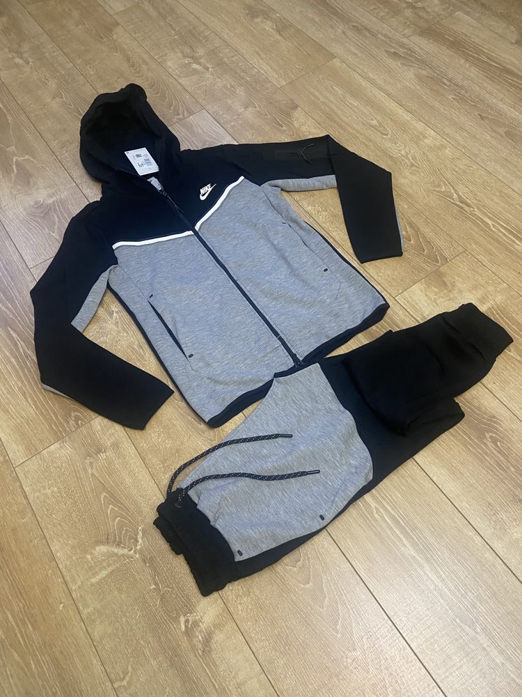 Trenning Tech Fleece Nike marimea L, Xl, XXL