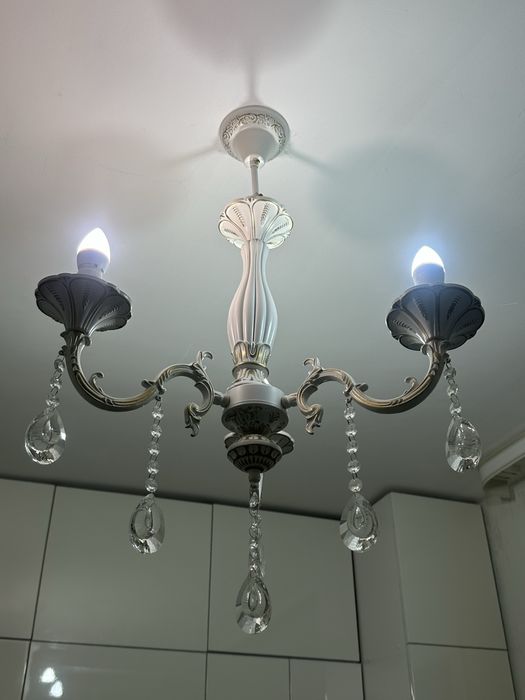 Продается люстра