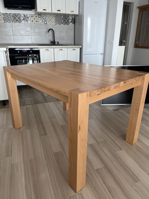 Masa solida lemn masiv 125x100 pret 750 RON