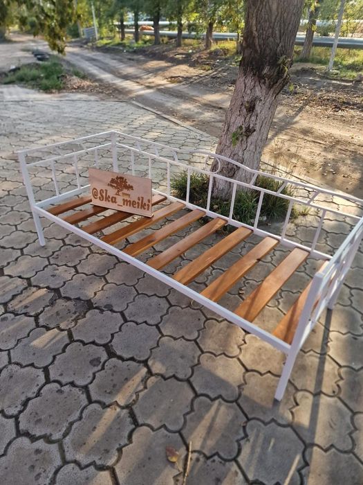 Продаю кровать цельнометаллическая.