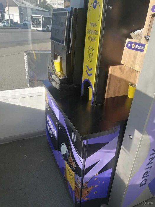 Кофейня самообслуживания в центре Кофе аппарат Smart Coffee бизнес