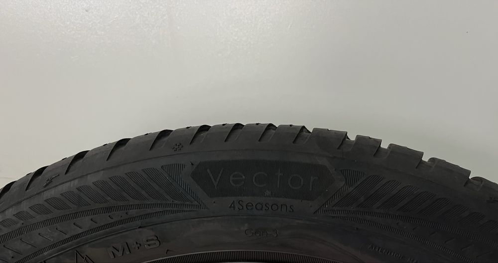 Оригинални джанти 16 цола 4х108 за Пежо 208 с гуми 195/55/16