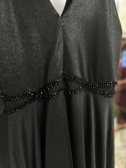 Rochie de seara purtată doar câteva ore