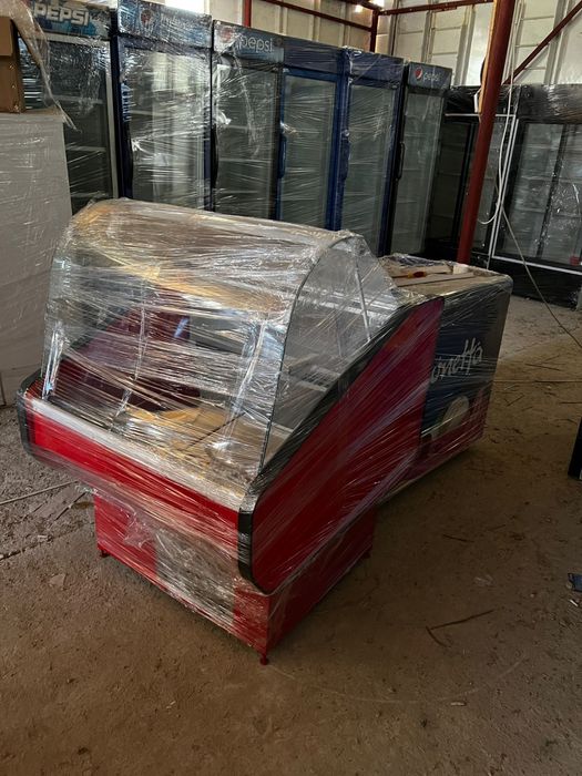 Vitrina frigorifica orizontala pentru mezeluri diferite dimensiuni