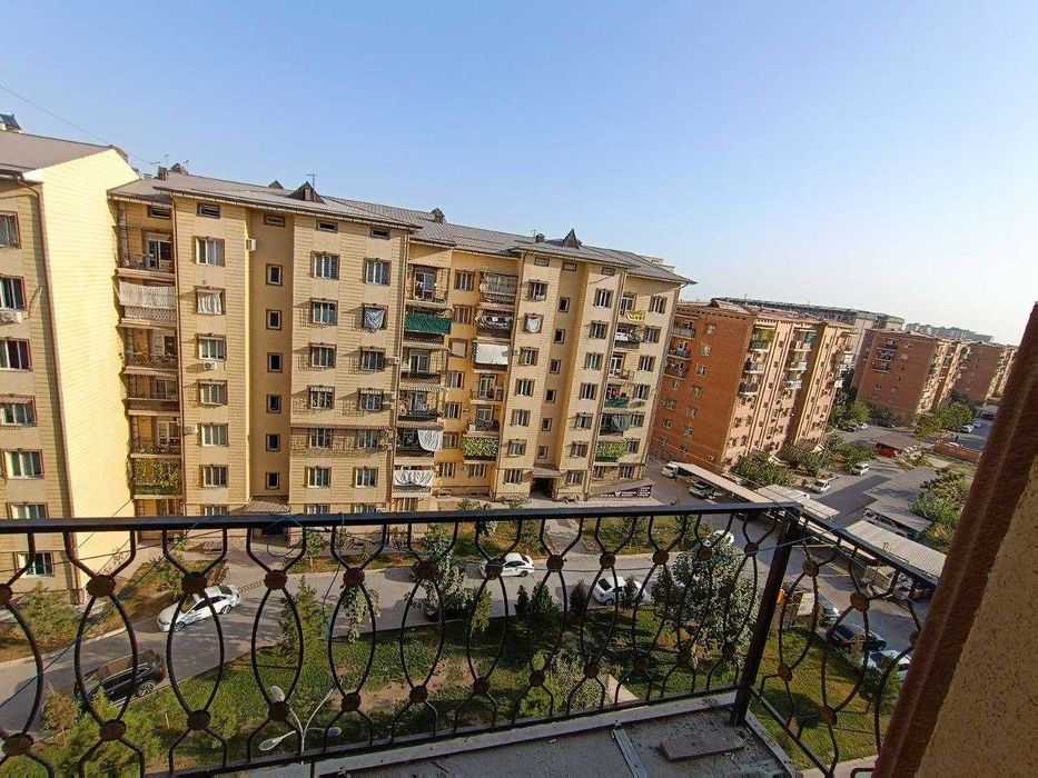 Sergeli 3.Umumiy maydoni 209 kv.m. honadonni sotaman.Dupleks:7-8kavat.