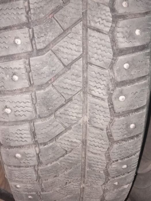 Продам сборе с дисками колесо на машину размер 185/65/15